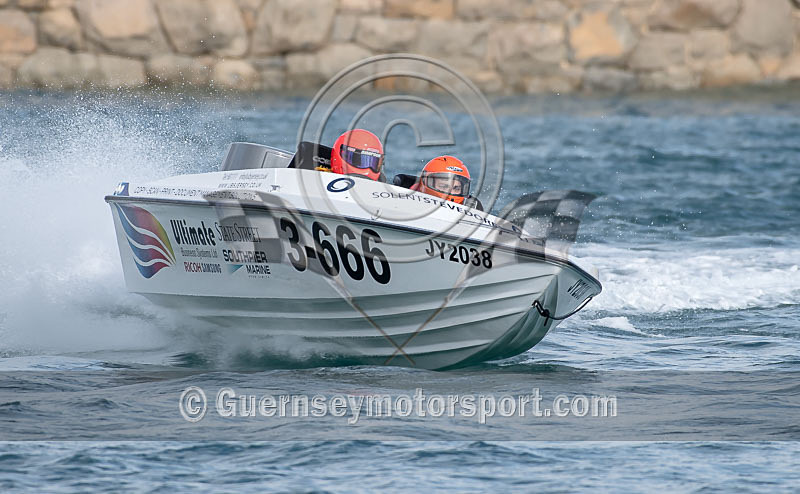 Powerboats_09-10-2016-24 - GPA STANLEY GIBBONS SERIES_RACE-10