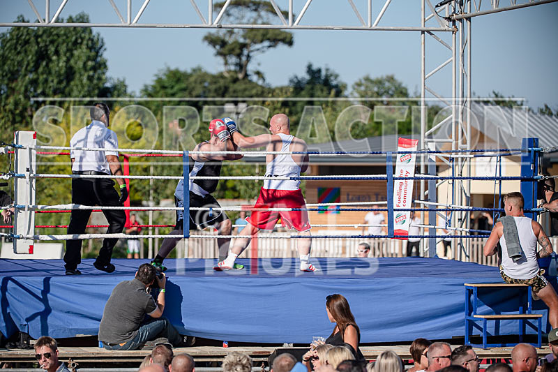 BOUT-1- Matthew The Scooby Alderton v Ian Blind Date Champion-21 - BOUT-1 Matthew 'The Scooby' Alderton v Ian 'Blind Date' Champion