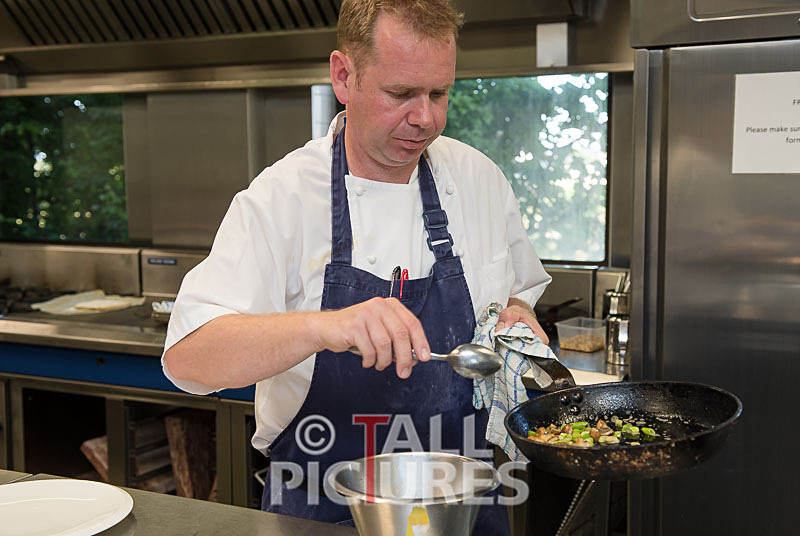 Simon McKenzie-4 - CHEF SIMON McKENZIE