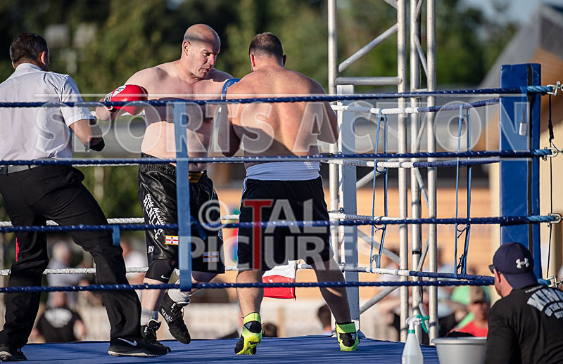 BOUT-8- Sam Steventon v Dave The Bomber Thorn-7 - BOUT-8: Sam Steventon v Dave 'The Bomber' Thorn
