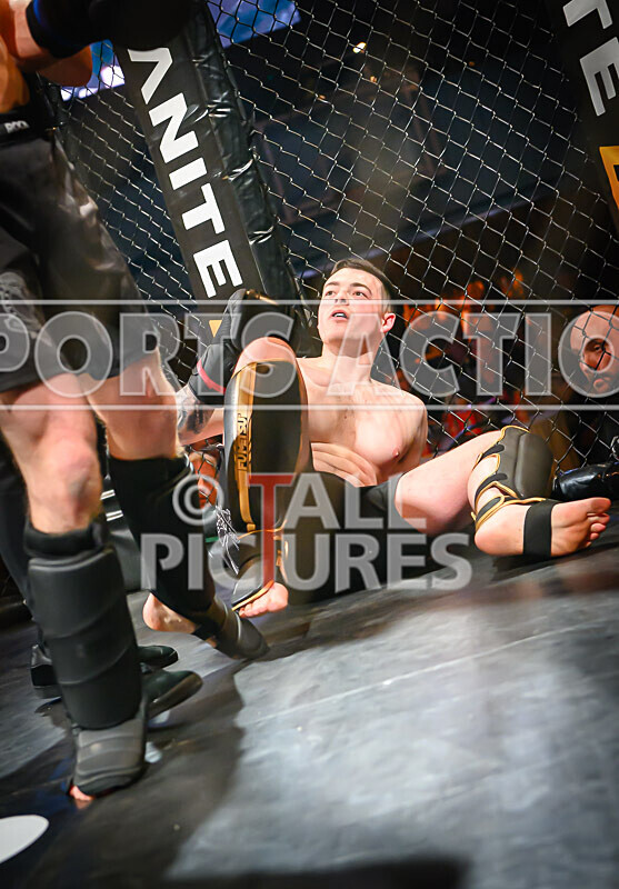 BOUT- 4 - Clayton Taylor v Alex Atkinson-37 - BOUT 4 - Clayton Taylor v Alex Atkinson