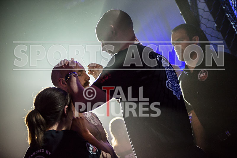 Josh Ozanne v Andrew Reid-2 - BOUT 15