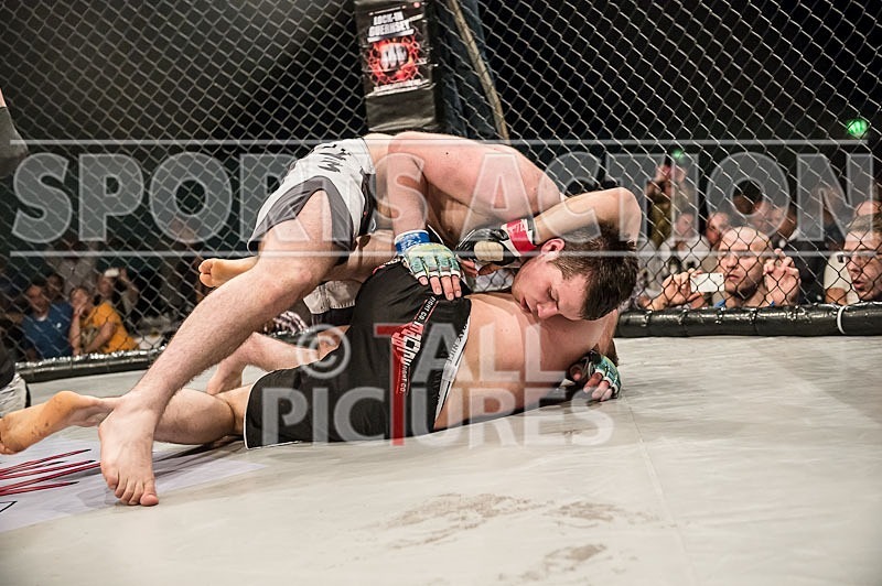 Cage Fighting_2012_Bout 11-26 - BOUT-11