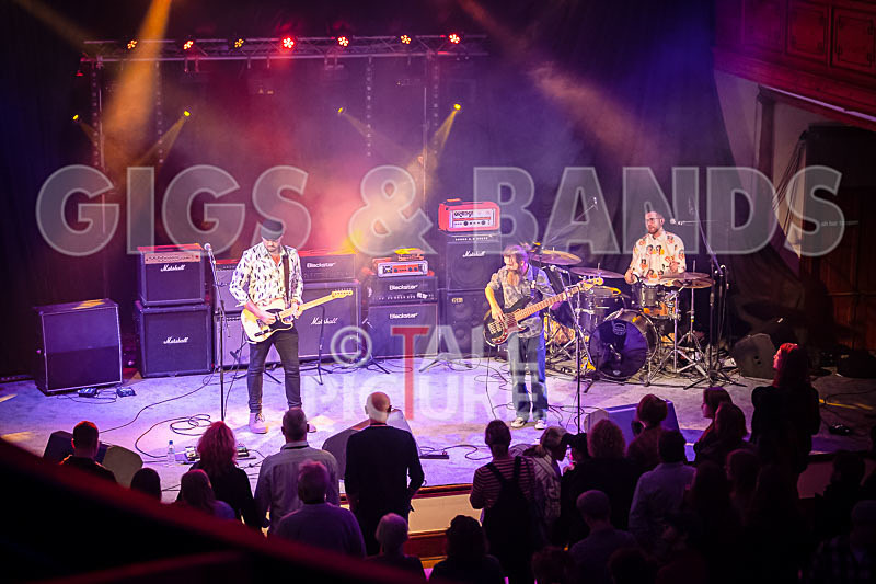 The Robert J Hunter Band-321 - THE ROBERT J HUNTER BAND