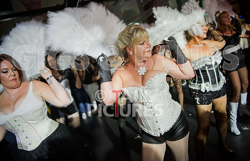 Retro Festival_Flower Market 2020-27 - RETRO FESTIVAL 2020_THE FLOWER MARKET SCENE