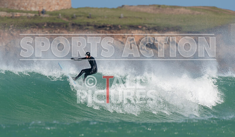 Vazon Surfing_12-03-2022-1 - SURFING AT VAZON BAY GUERNSEY