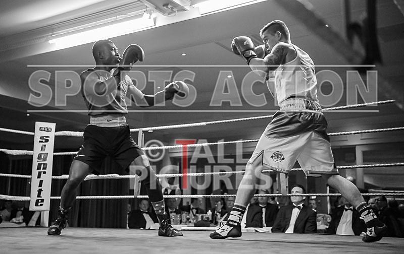Bout - 11_Casey De La Mare v Babatunji Ogiunniya-19 - Bout - 11_Casey De La Mare v Babatunji Ogiunniya