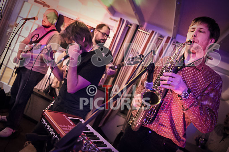 Thee Jenerators-400 - THEE JENERATORS