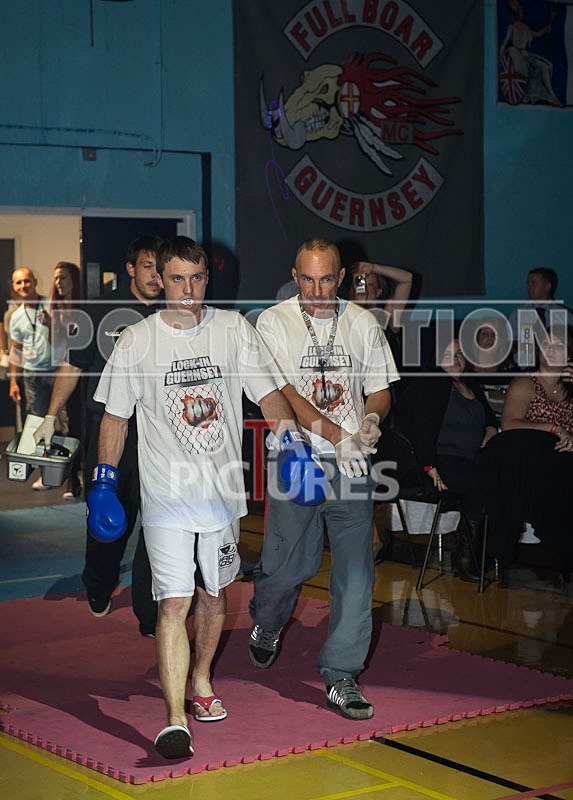 Cage Fighting_2012_Bout 1-2 - BOUT-1
