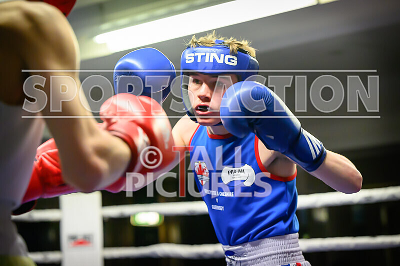 BOUT- 5 - Arnie Watson v Ryan Henry-21 - BOUT 5 - Arnie Watson v Ryan Henry