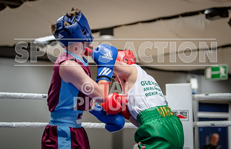 BOUT 4 - Ross Vining v Lewis Oyler-17 - BOUT 4 - Ross Vining v Lewis Oyler