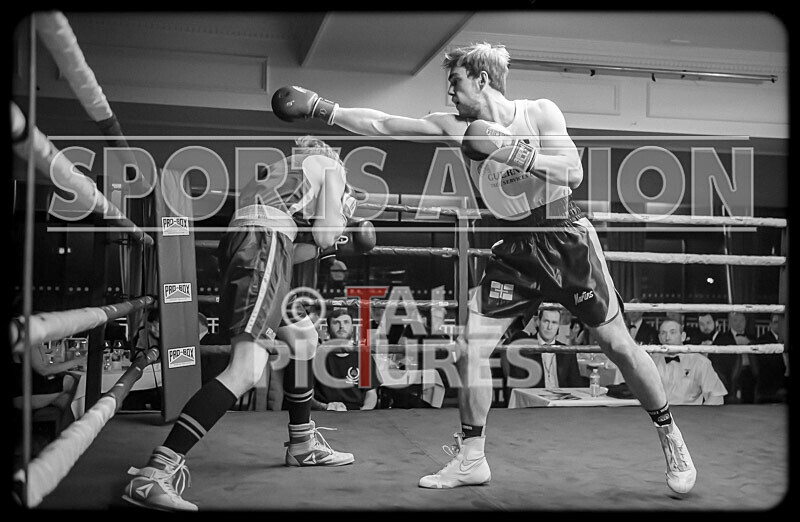 BOUT 5- Martin Kublickis v Robbie Chipcase-29 - BOUT 5 - Martin Kublickis v Robbie Chipcase