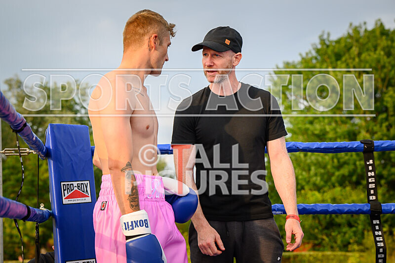 BOUT 11 - Raging Bull Jay Rive v Reece the Bomber Blondel-7 - BOUT 11 - 'Raging Bull' Jay Rive v Reece 'the Bomber' Blondel