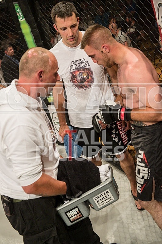 Lock-in Guernsey_2013_Bout-15-27 - BOUT-15