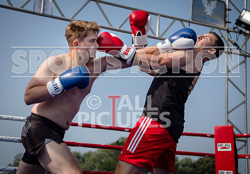 BOUT 1 - Ivan -El Terrible- v Elliot Cocket-8 - BOUT 1 - Ivan 'El Terrible' Donaldson v Elliot Cocket