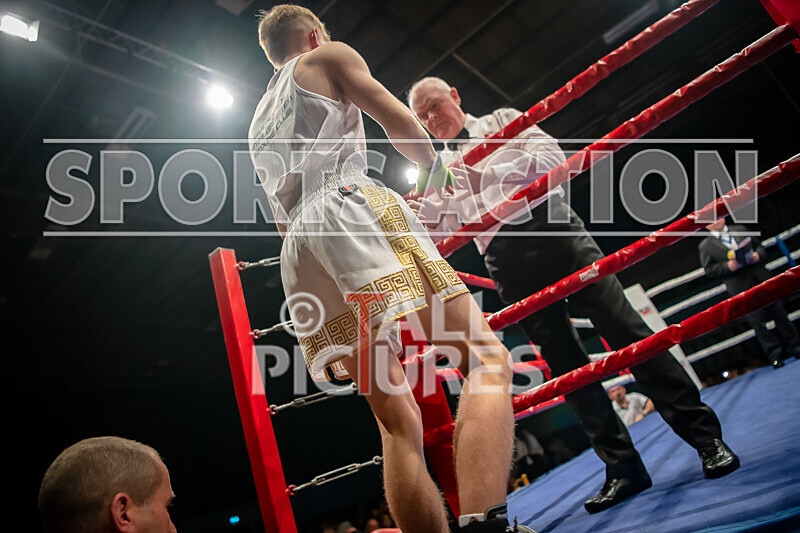 BOUT 3- Arnie Watson v Marillous Kelly-4 - BOUT 3: Arnie Watson v Marillous Kelly