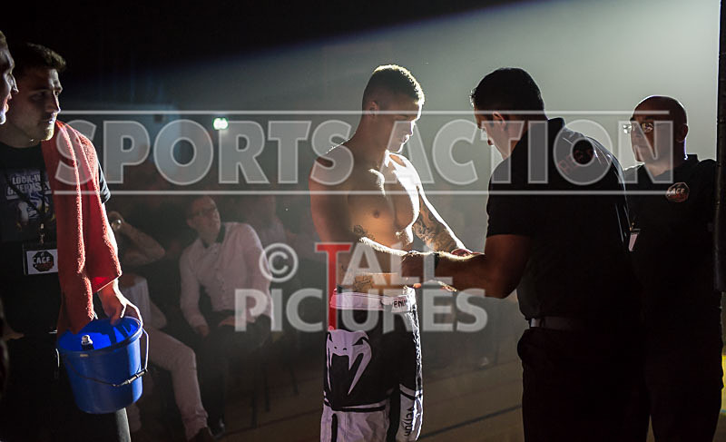 James Mapley v Chris Burton-7 - BOUT 14