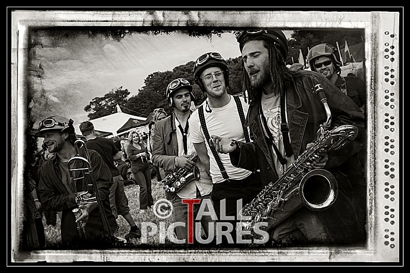Busking Band - ART POSTERS