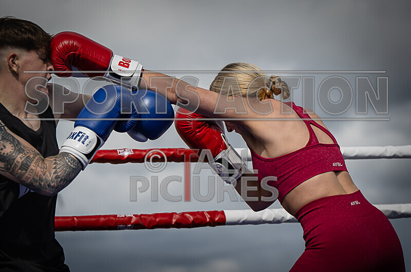 BOUT 5- Leonie Chardonnay Pike v Ellie Rocky Robinson-21 - BOUT 5- Leonie 'Chardonnay' Pike v Ellie 'Rocky' Robinson