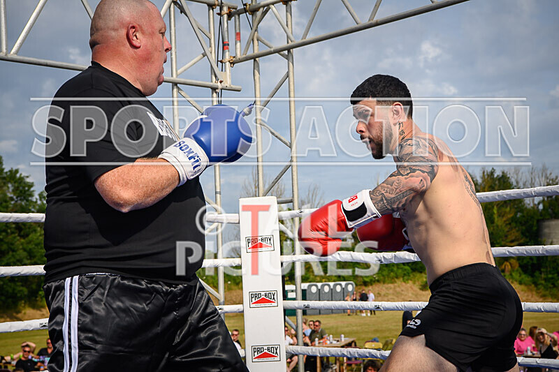 BOUT 6 - Keith the Terror of Tyneside v Sisco El Diablo Freitas-19 - BOUT 6 - Keith 'the Terror of Tyneside' v Sisco 'El Diablo' Freitas