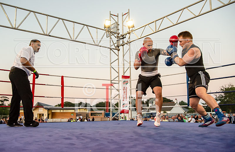 BOUT-15- Greg The Machine Gun Mackenzie v Jaques Big Dogg Colley-11 - BOUT-15: Greg 'The Machine Gun' Mackenzie v Jaques 'Big Dogg' Colley