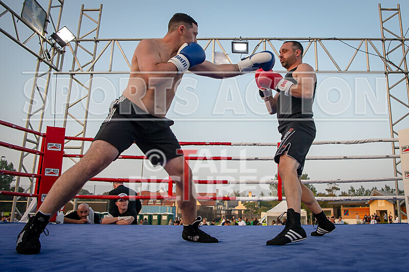 BOUT 15 - Alec -the Bomber- Bailey v Owen Poynder-6 - BOUT 15 - Alec 'the Bomber' Bailey v Owen Poynder