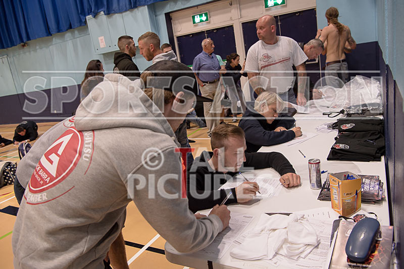 Lock-in 5_Weigh-in-12 - LOCK-IN-5_THE WEIGH-IN