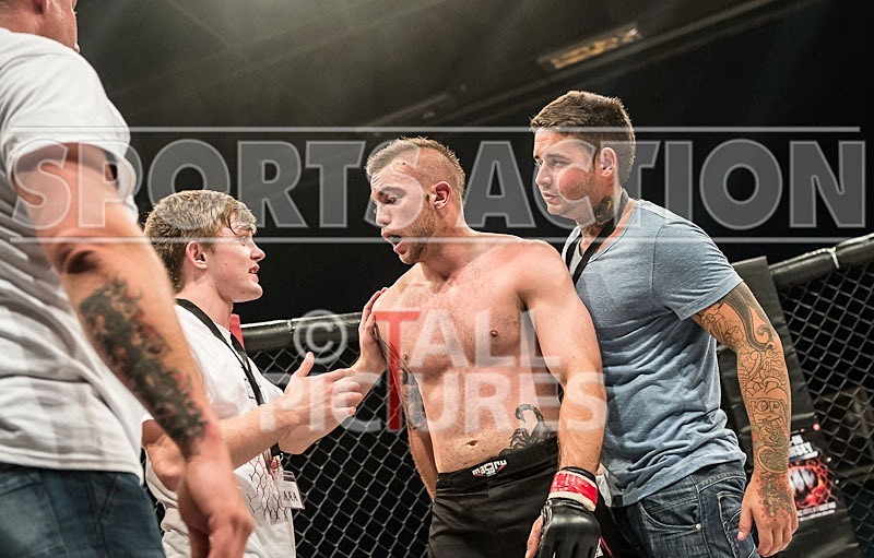 Cage Fighting_2012_Bout 11-57 - BOUT-11