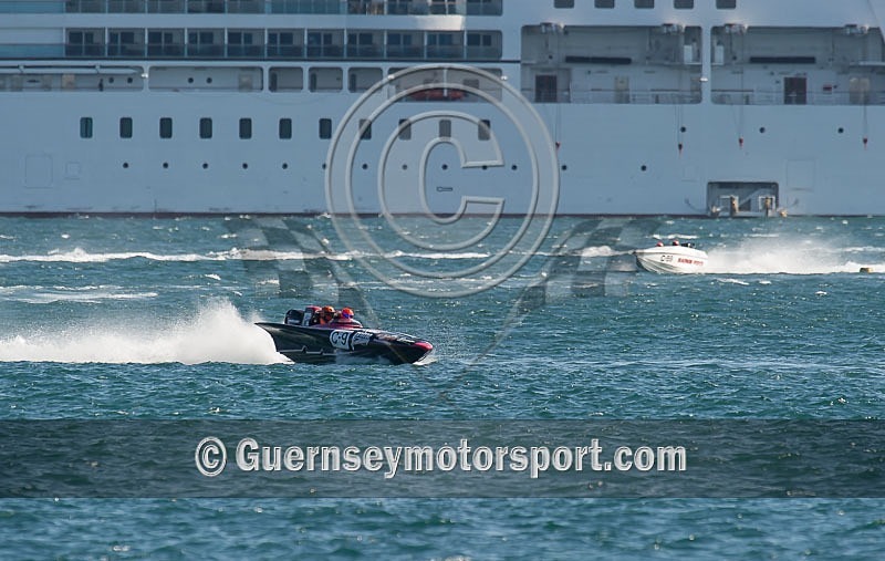 Powerboat Race_25-08-2013-14 - RACE-11 NORTH BEACH