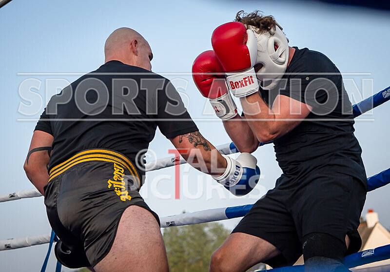 BOUT 12 - Ruairi -the Real Deal- ONeill v Jaques -Sharky- Colley-21 - BOUT 12 - Ruairi 'the Real Deal' O'Neill v Jaques 'Sharky' Colley