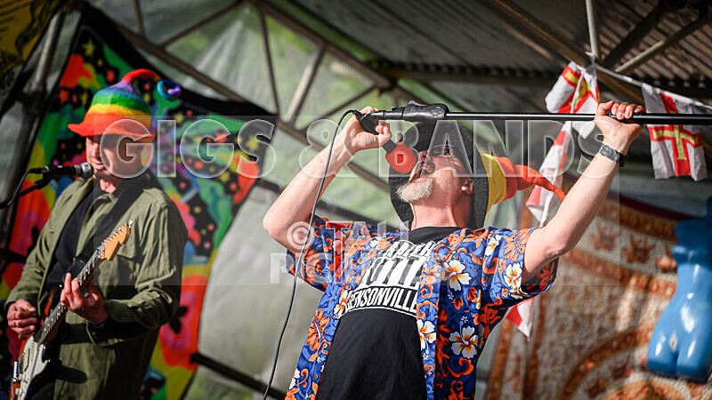 The Bensons-37 - THE BENSONS