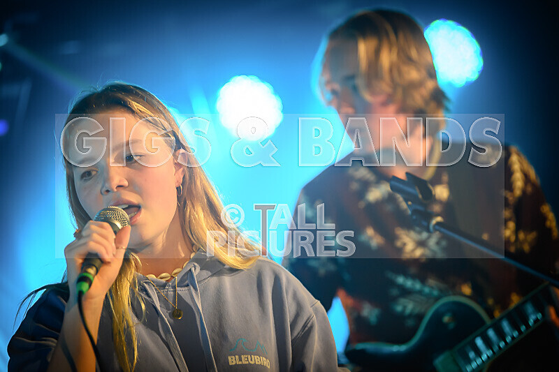 Motionless-16 - MOTIONLESS