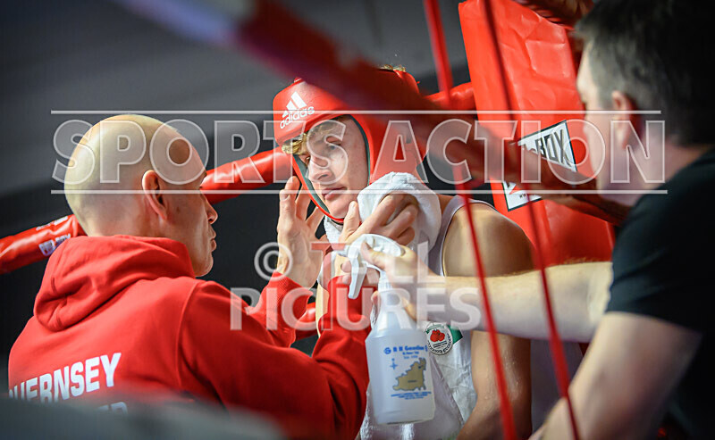 BOUT 3- Arnie Watson v Arthur Tipping-45 - BOUT 3 - Arnie Watson v Arthur Tipping