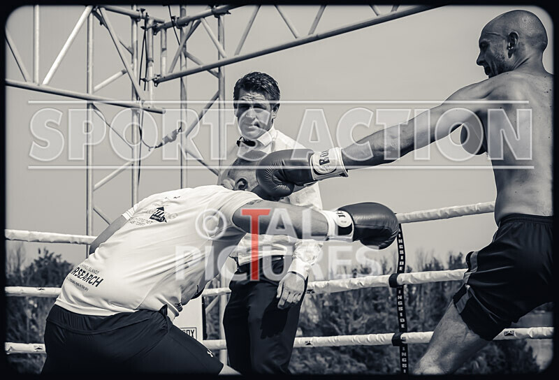 BOUT 3 - Dangerous Dan Cavanagh v Tim Scrappy Doo Rogers-23 - BOUT 3 - 'Dangerous' Dan Cavanagh v Tim 'Scrappy Doo' Rogers