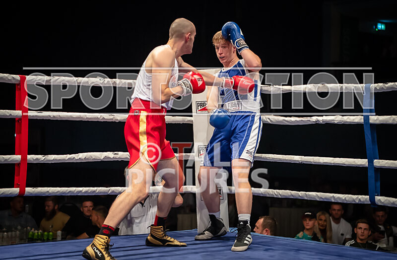 BOUT 9- Cameron Hards v Alex Sanderson-26 - BOUT 9: Cameron Hards v Alex Sanderson