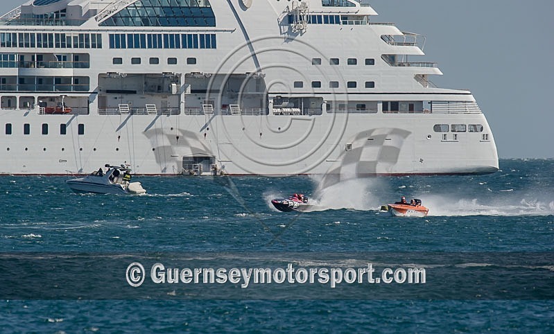 Powerboat Race_25-08-2013-80 - RACE-11 NORTH BEACH