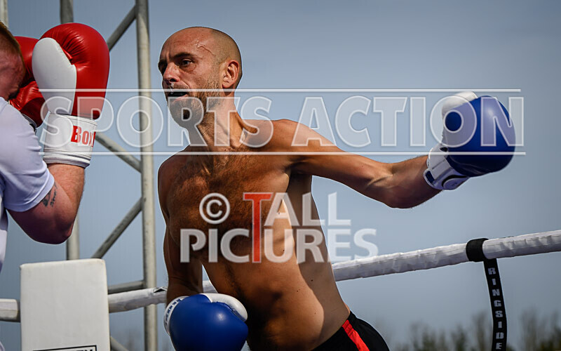 BOUT 3 - Dangerous Dan Cavanagh v Tim Scrappy Doo Rogers-6 - BOUT 3 - 'Dangerous' Dan Cavanagh v Tim 'Scrappy Doo' Rogers