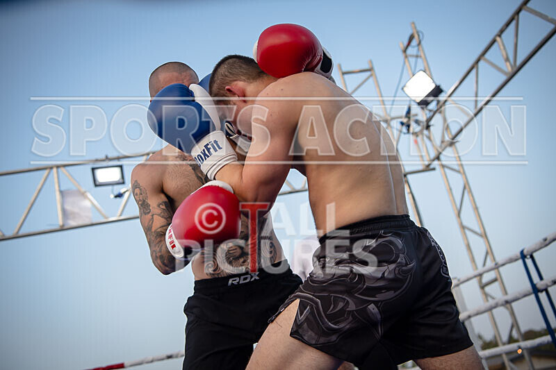BOUT 14 - Koen -Kraken- Le Prevost v Lewis Bourgaize-12 - BOUT 14 - Koen 'Kraken' Le Prevost v Lewis Bourgaize