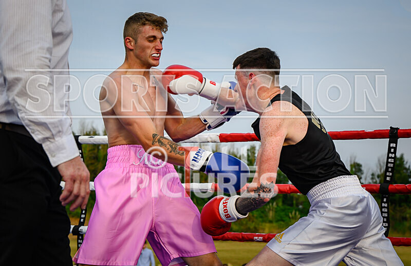 BOUT 11 - Raging Bull Jay Rive v Reece the Bomber Blondel-60 - BOUT 11 - 'Raging Bull' Jay Rive v Reece 'the Bomber' Blondel