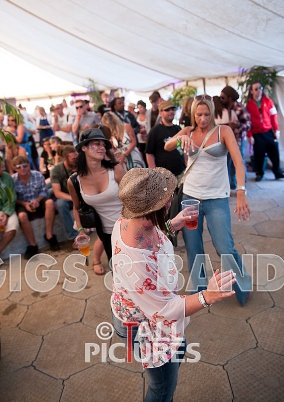 Guernsey Festival Scene-50 - THE GUERNSEY FESTIVAL ATMOSPHERE AND SCENE