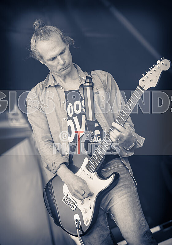 Benny the Moth-140 - BENNY THE MOTH