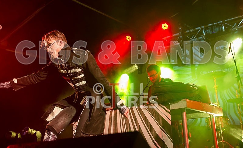 The Correspondants-12 - THE CORRESPONDANTS