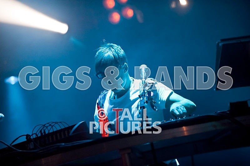 Basement Jaxx-27 - BASEMENT JAXX