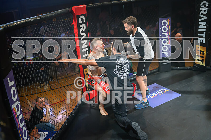 BOUT- 10 - Johan Pols v Ralph Pickering-54 - BOUT 10 - Johan Pols v Ralph Pickering