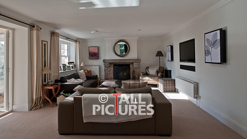 Multi-room Audio  Video-20 - TV LOUNGE