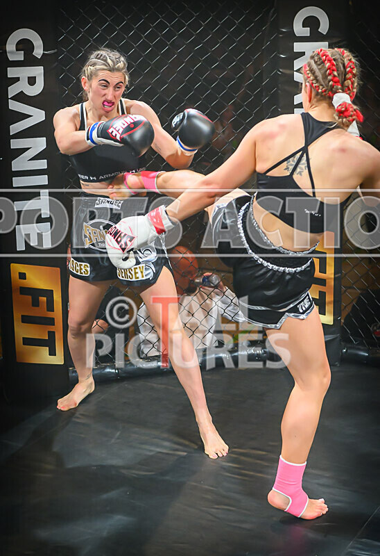 BOUT- 9 - Laura Douglas v Georgia Blumsom-8 - BOUT 9 - Laura Douglas v Georgia Blumsom