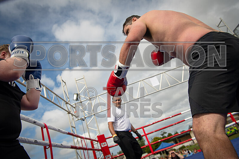 BOUT 4- Rollo 9 and a Half Digits v Tony Foxey Fox-17 - BOUT 4- Rollo '9 and a Half Digits' v Tony 'Foxey' Fox