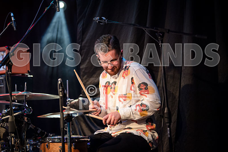 The Robert J Hunter Band-274 - THE ROBERT J HUNTER BAND