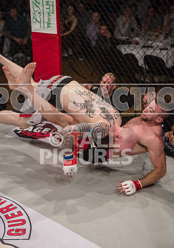 Josh Ozanne v Andrew Reid-56 - BOUT 15