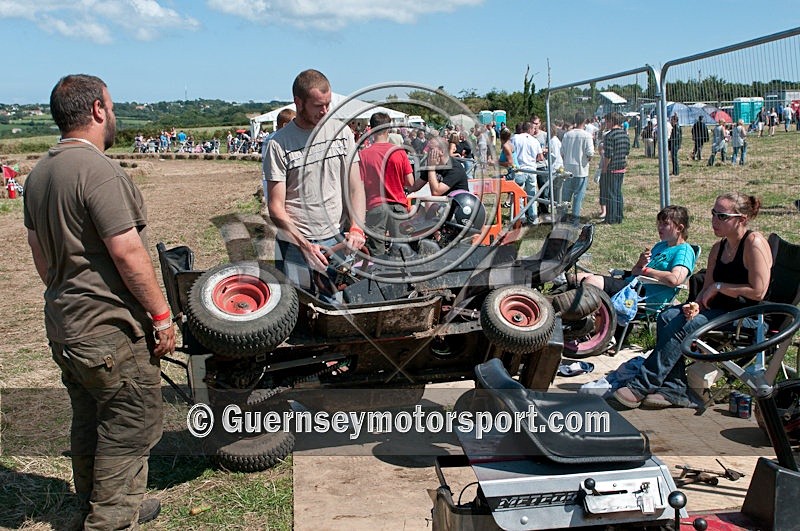 Hogwash_09-10 - HOGWASH 2009 - SCENE